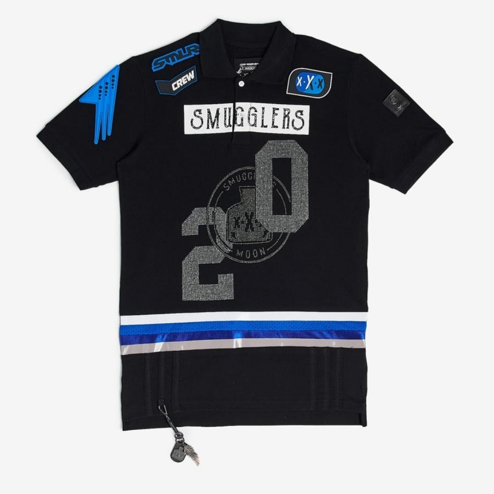 The Smugglers Tee features some dark aesthetic. Crafted from cotton, this tee is